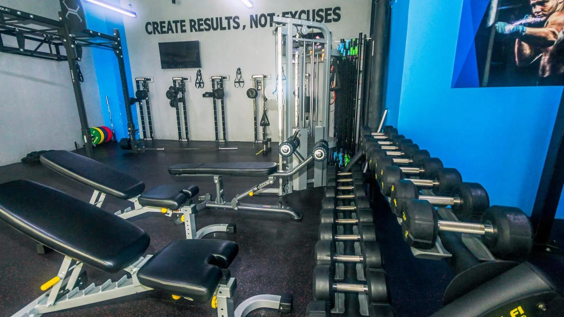 Apartment Canvas & Petals Blossoming Art Penthouse Gym Swim Park 5716 Manila
