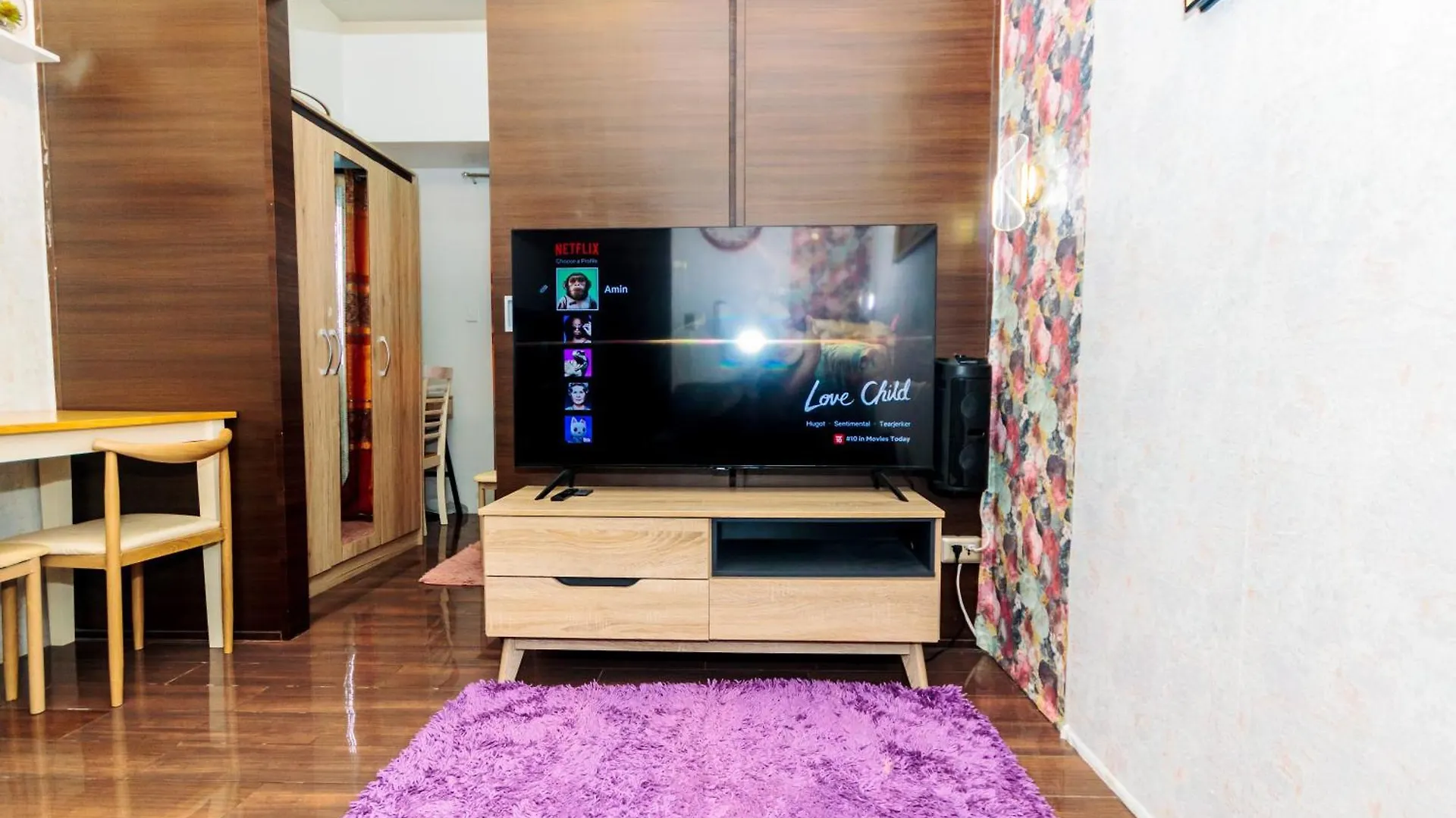 Apartment Canvas & Petals Blossoming Art Penthouse Gym Swim Park 5716 Manila