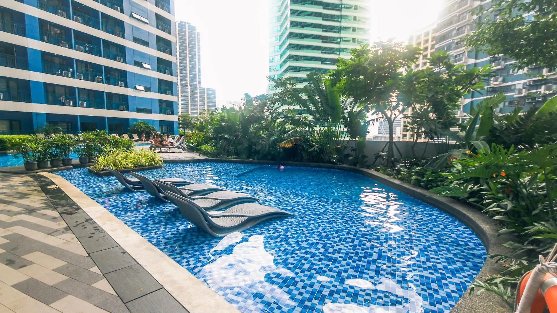 Canvas & Petals Blossoming Art Penthouse Gym Swim Park 5716 Manila