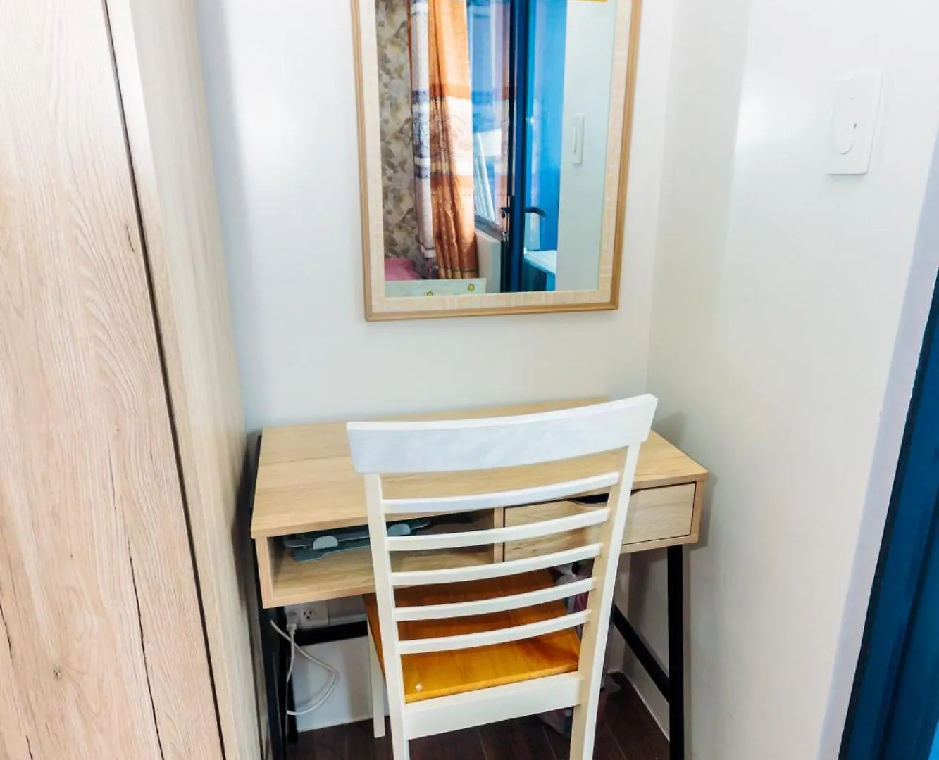 Apartment Canvas & Petals Blossoming Art Penthouse Gym Swim Park 5716 Manila